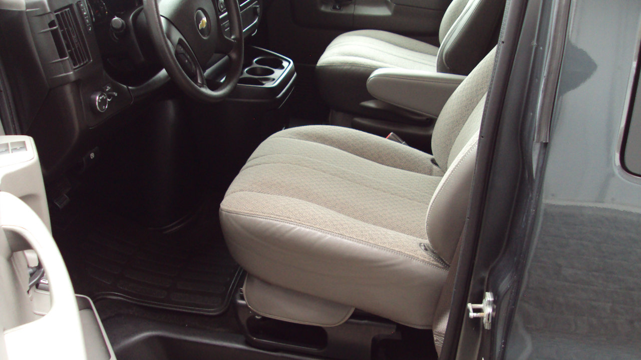 Used 2014 Chevrolet Express 1500 LT w/ LT Preferred Equipment Group image 17