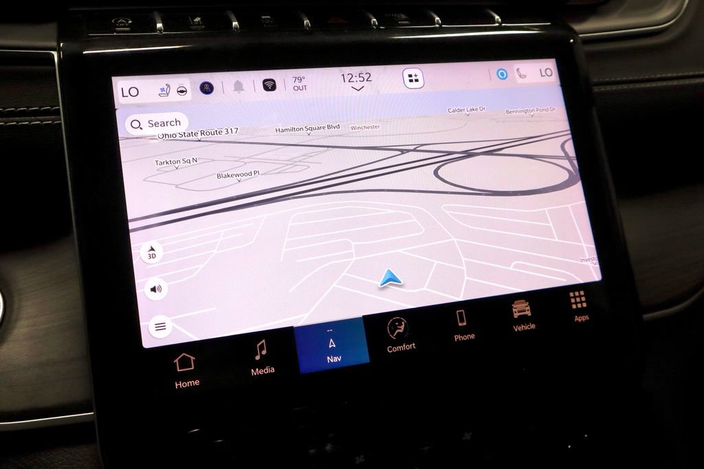 Used 2024 Jeep Grand Cherokee Limited w/ Luxury Tech Group II image 3