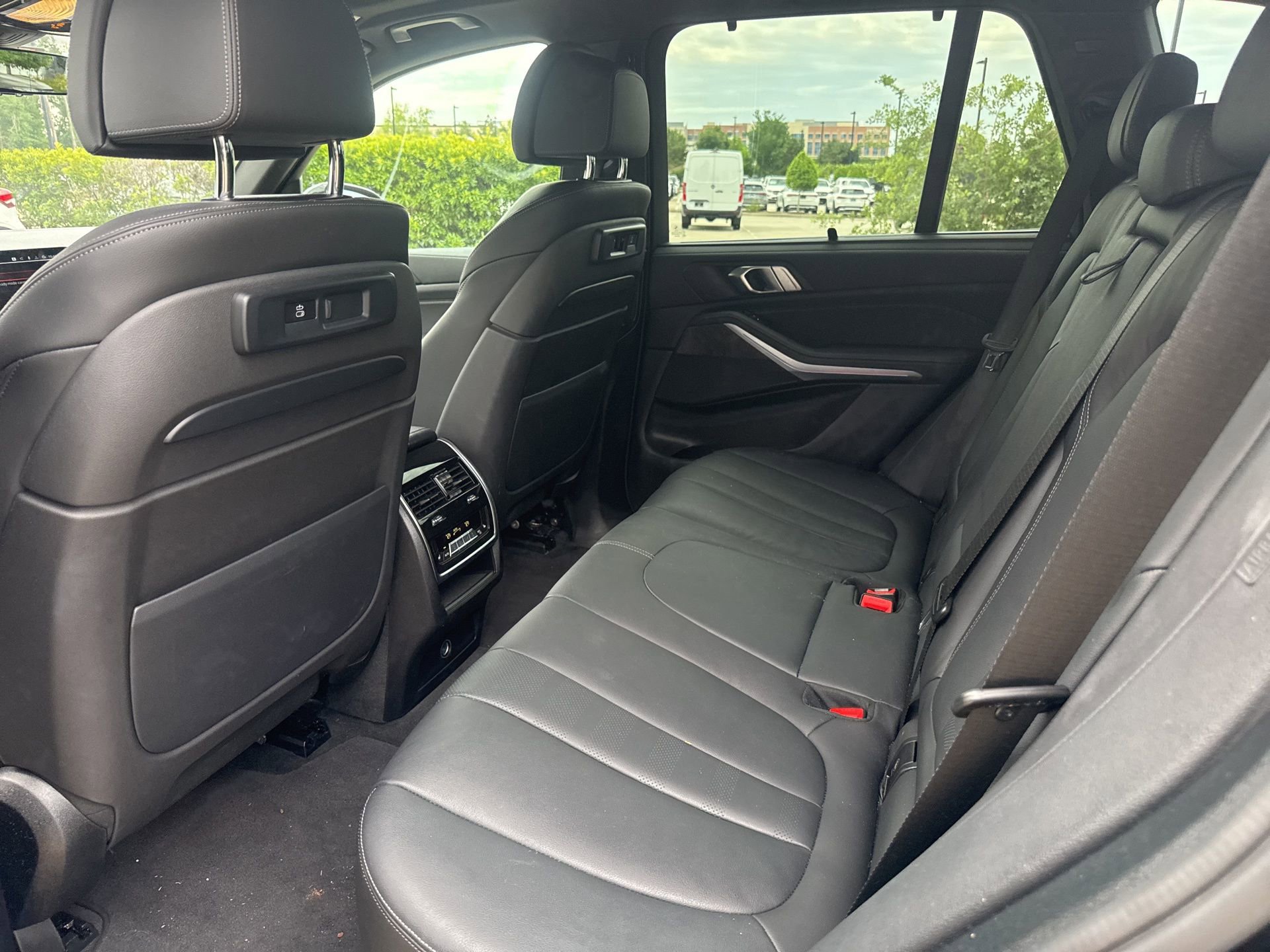 Used 2022 BMW X5 xDrive40i w/ M Sport Package image 10