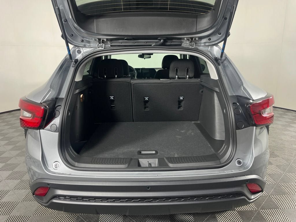 New 2026 Chevrolet Trax LS w/ LS Convenience Package FWD image 4