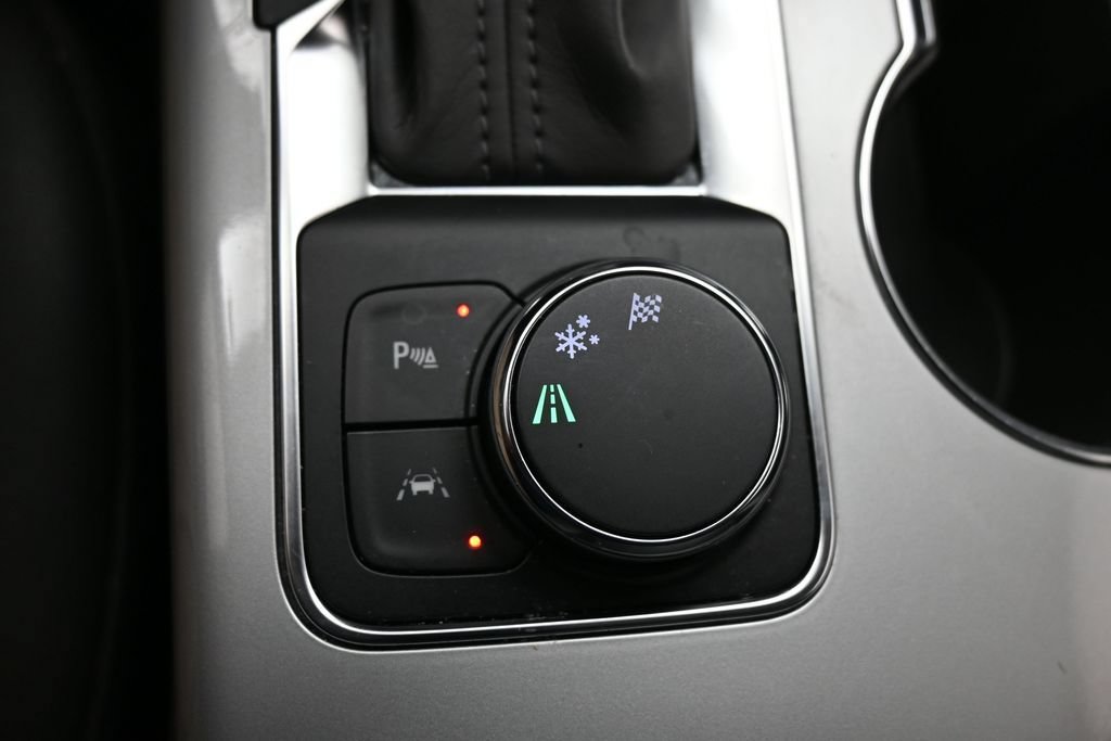Used 2024 Chevrolet Blazer LT w/ Midnight/Sport Edition FWD image 11