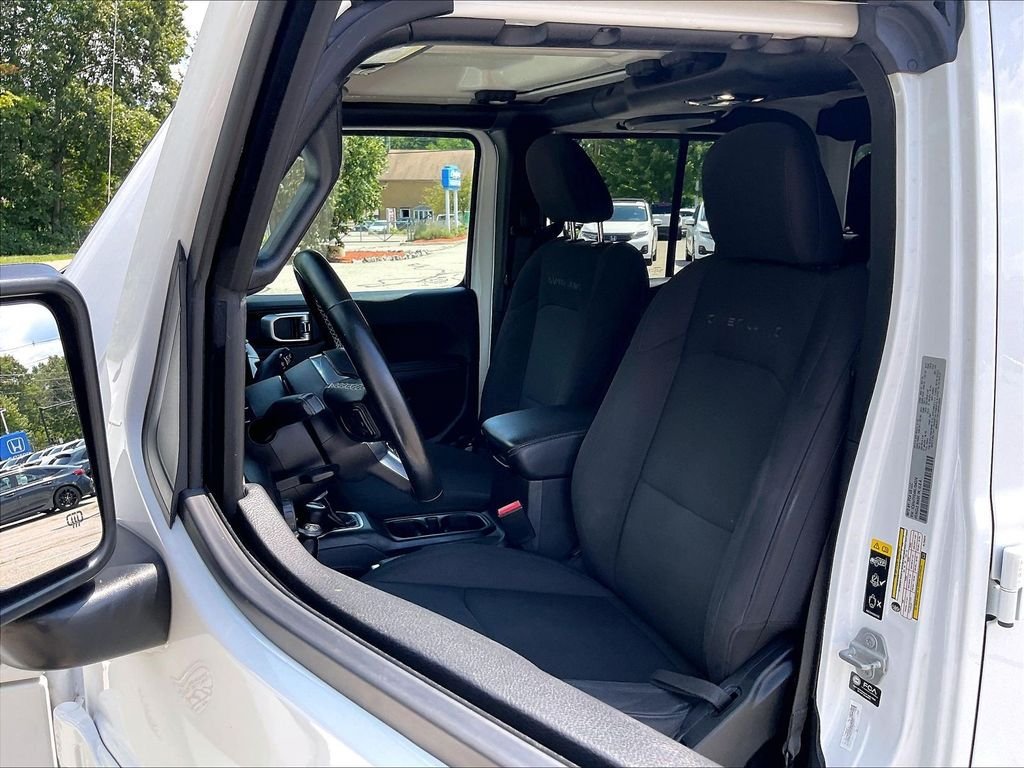 Used 2022 Jeep Gladiator Overland AWD/4WD image 10