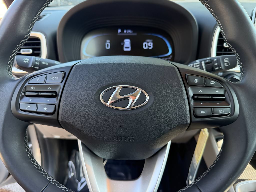 Used 2023 Hyundai Venue SEL FWD image 20