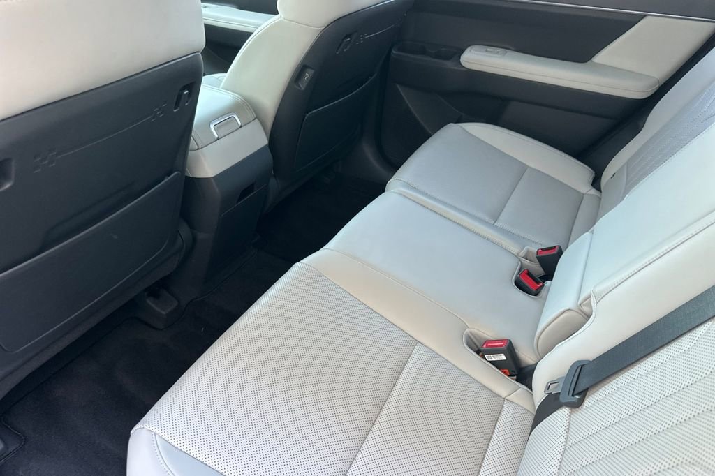 Used 2025 Hyundai Santa Fe SEL image 9