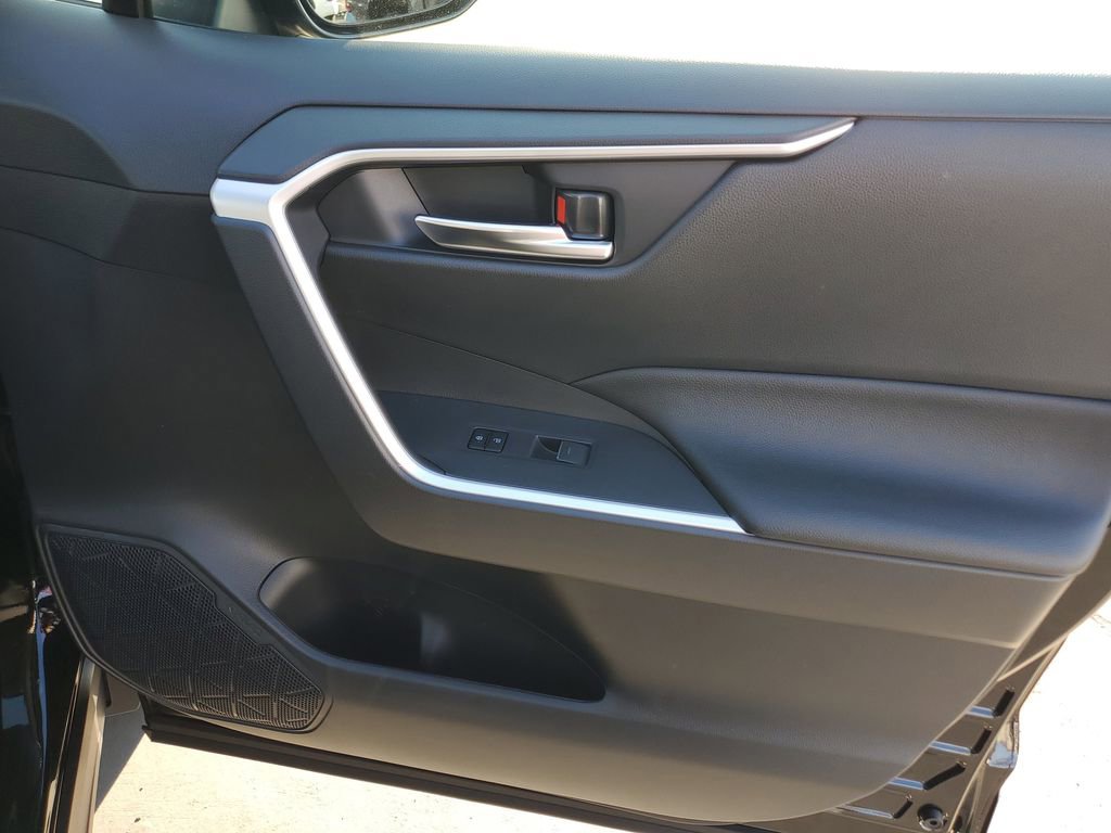 New 2025 Toyota RAV4 XLE image 33