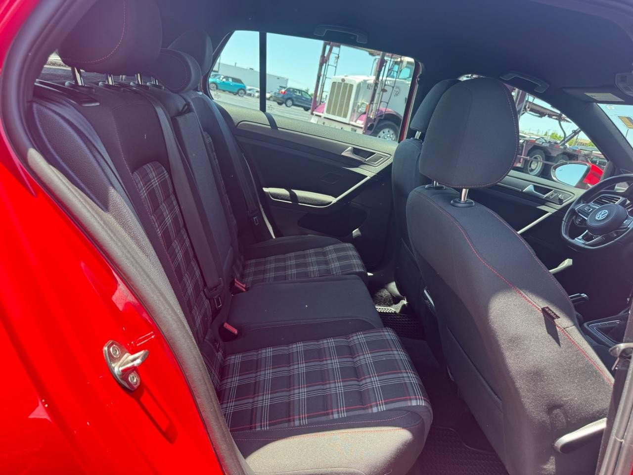Used 2020 Volkswagen Golf 4-Door FWD image 10