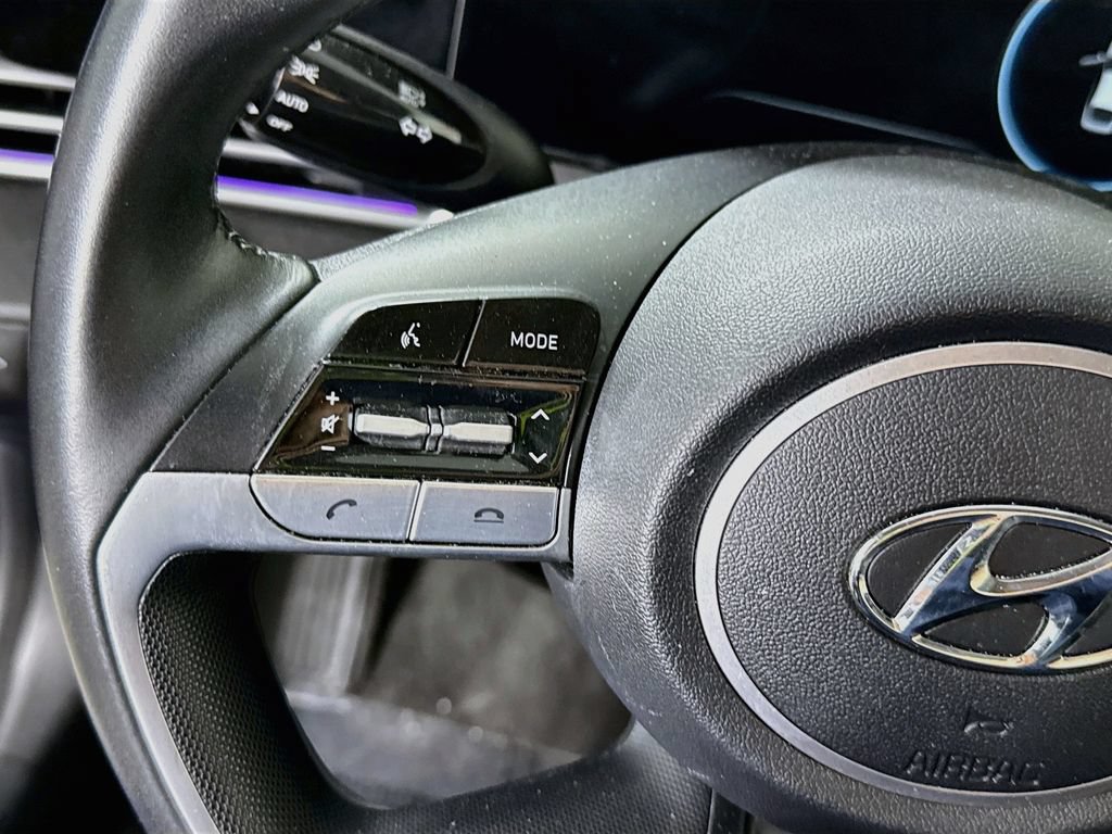 Used 2023 Hyundai Elantra Limited FWD image 24