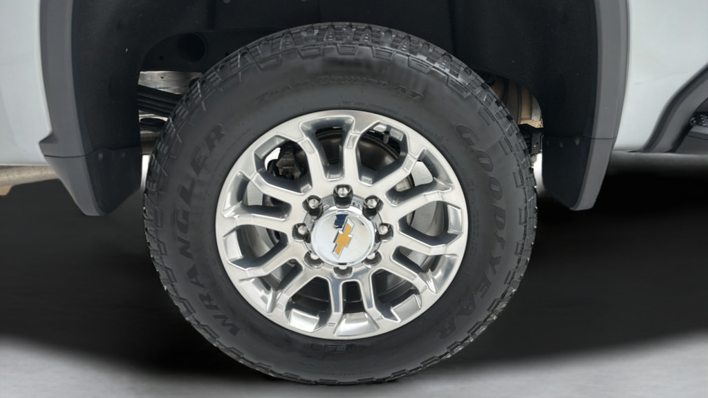 Used 2025 Chevrolet Silverado 2500 LTZ w/ LTZ Plus Package AWD/4WD image 9