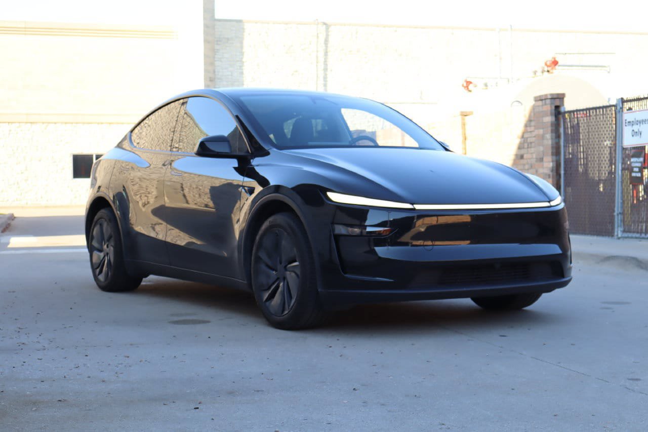 Used 2026 Tesla Model Y Long Range AWD/4WD image 2