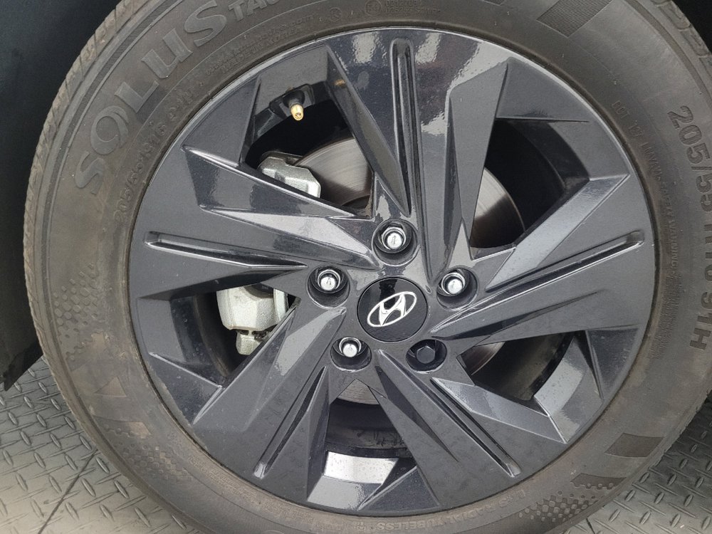 Used 2023 Hyundai Elantra Blue FWD image 31