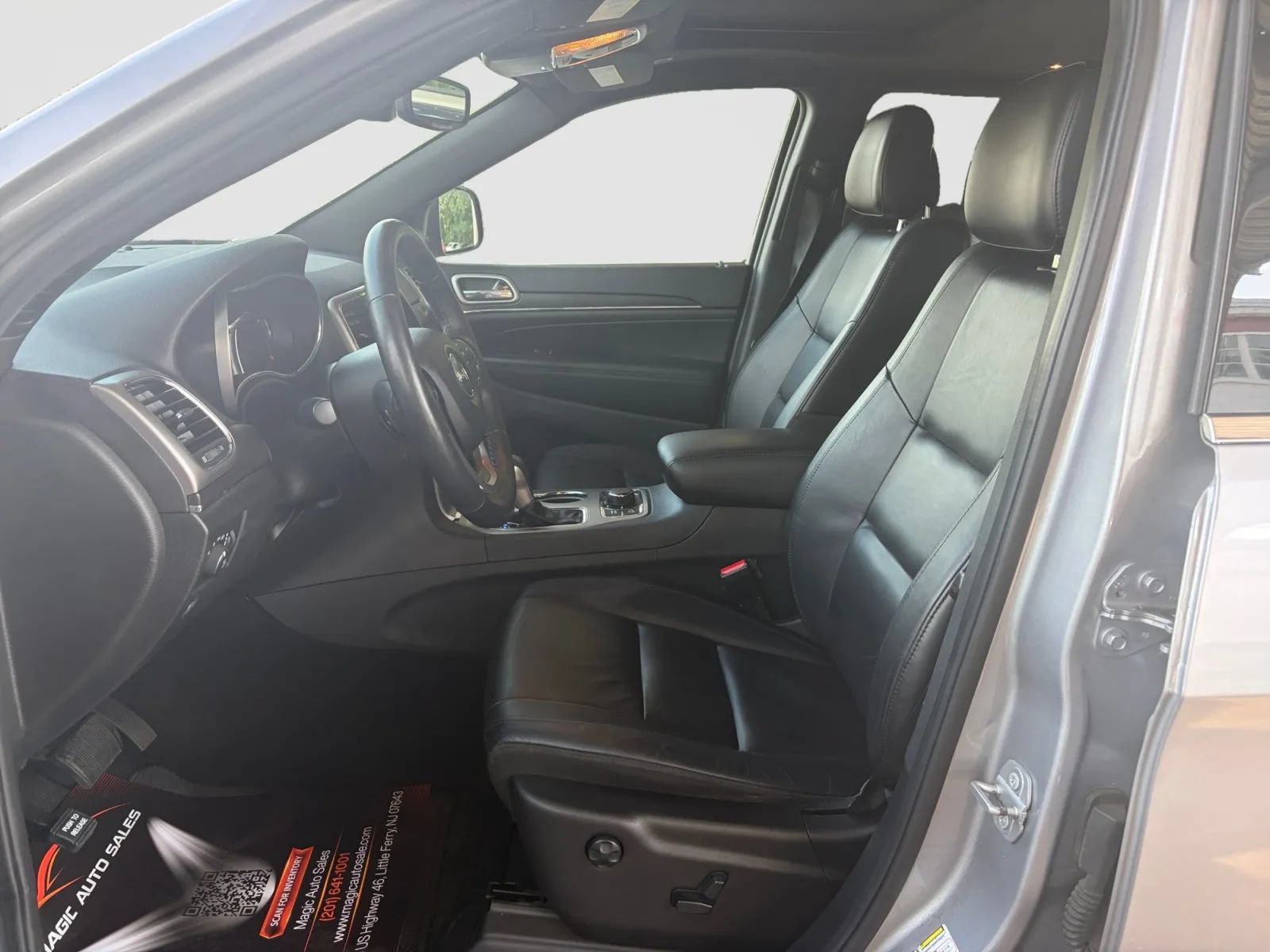 Used 2018 Jeep Grand Cherokee Limited AWD/4WD image 12