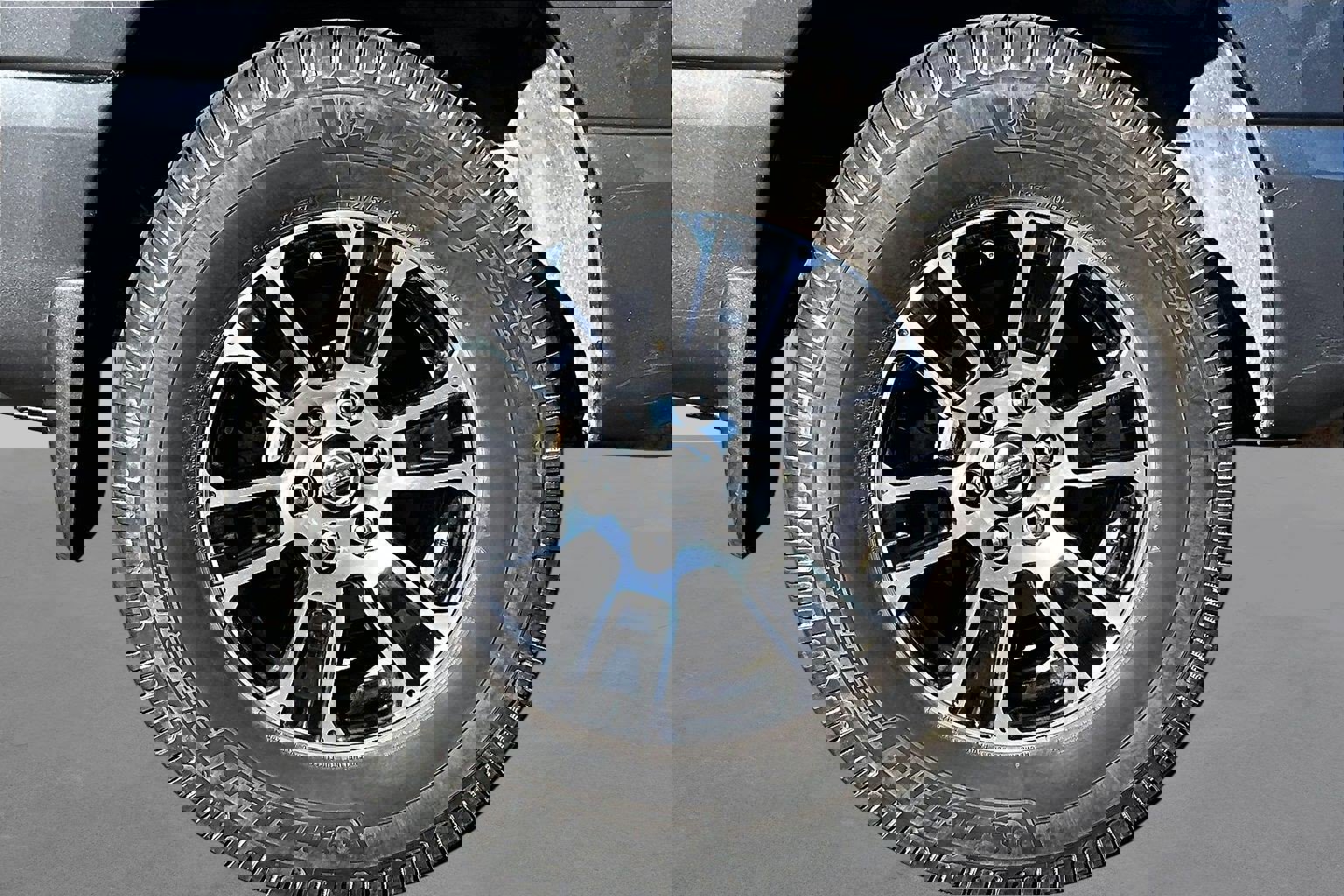 Used 2020 Nissan Titan SV w/ SV Convenience Package image 8