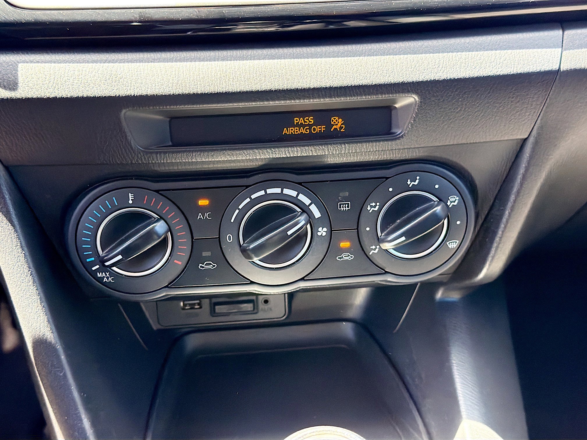 Used 2016 MAZDA MAZDA3 i Sport w/ Preferred Equipment Package image 29