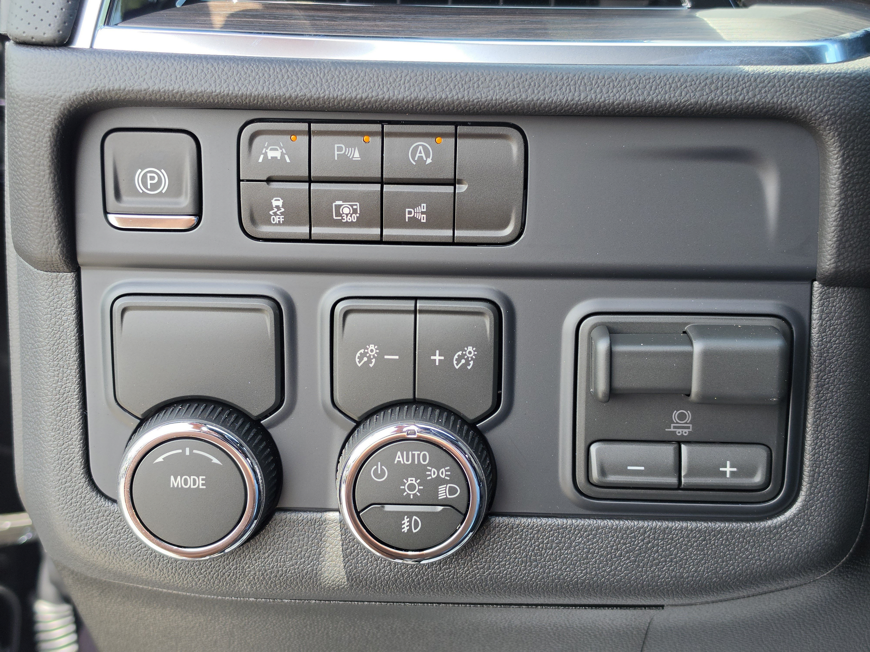 New 2026 Chevrolet Suburban Premier w/ Sun And Tow Package RWD image 36