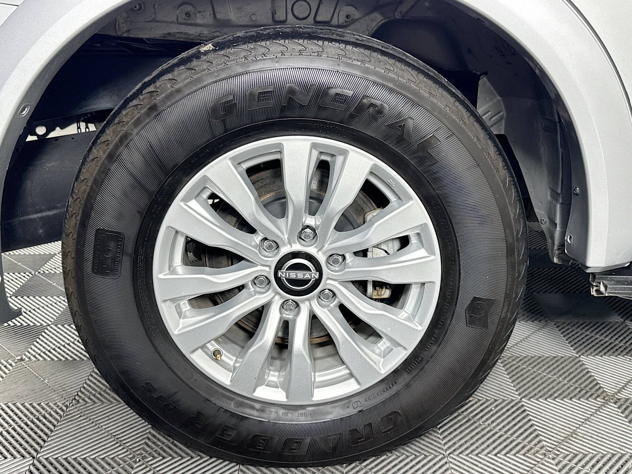 Used 2021 Nissan Armada SV RWD image 31
