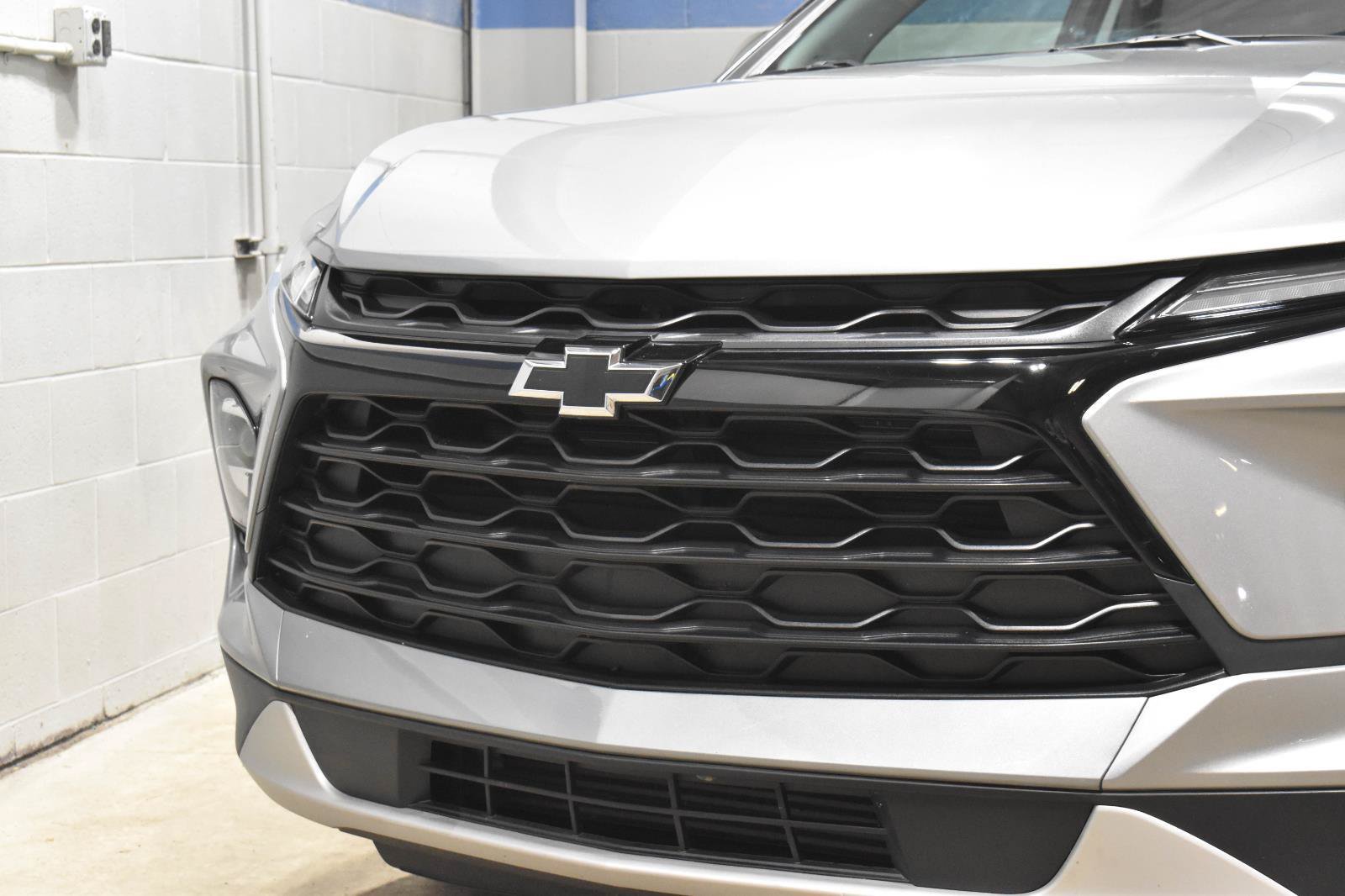 Used 2024 Chevrolet Blazer LT w/ Convenience Package FWD image 34