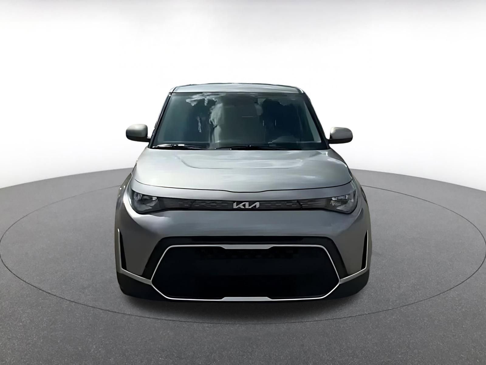 Used 2025 Kia Soul LX w/ LX Technology Package image 4