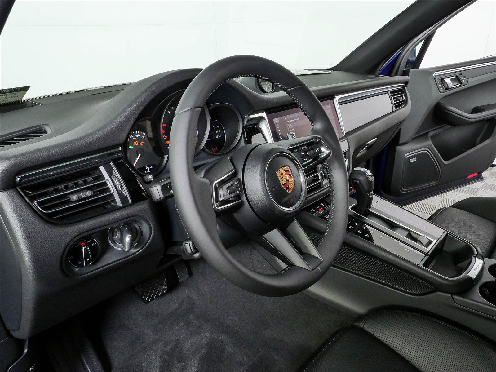 New 2026 Porsche Macan Turbo AWD/4WD image 4