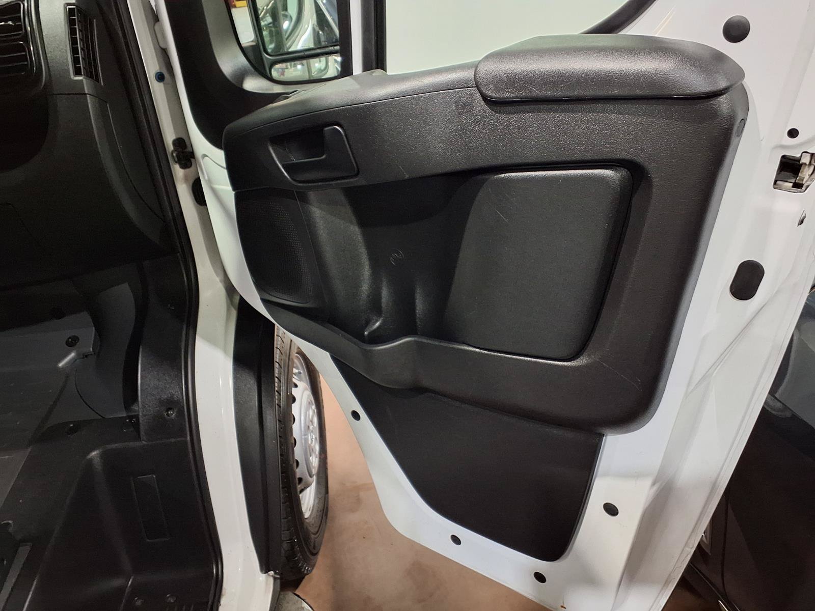 Used 2025 RAM ProMaster 2500 w/ U-Haul Equipment Group FWD image 22