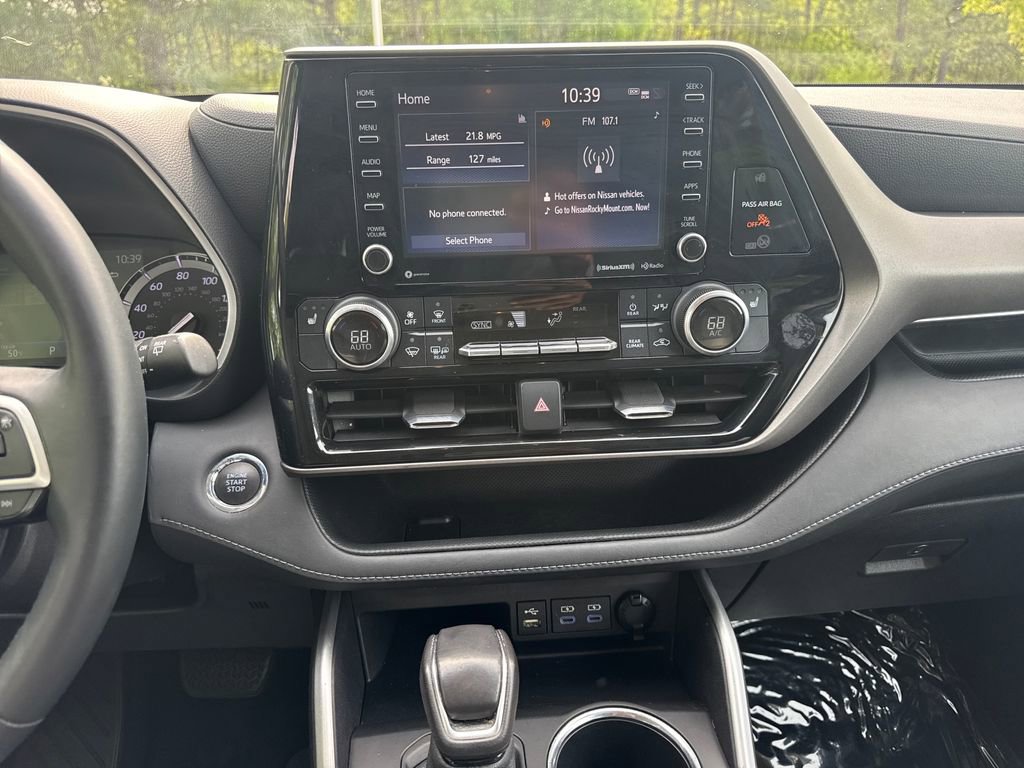 Used 2022 Toyota Highlander XLE image 18