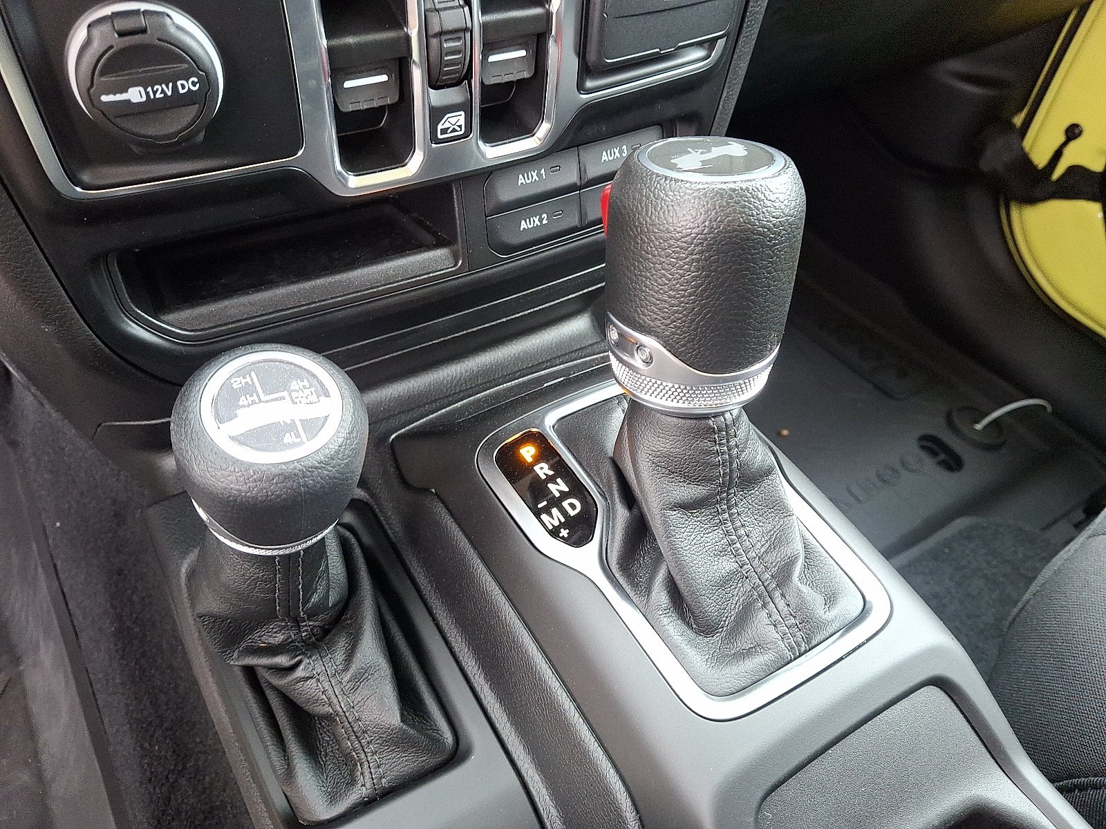 Used 2023 Jeep Wrangler Unlimited w/ Cold Weather Group AWD/4WD image 14