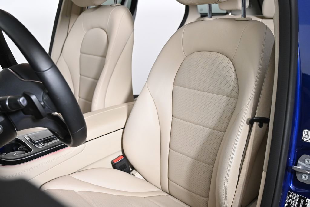 Used 2020 Mercedes-Benz GLC 300 4MATIC image 28