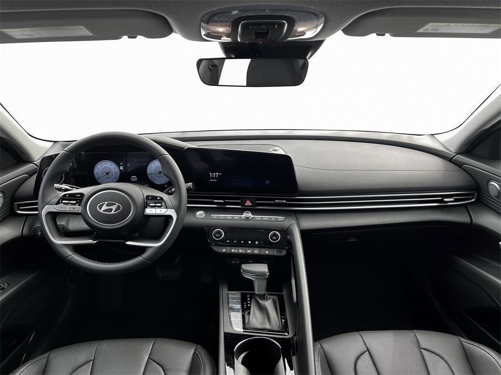 New 2025 Hyundai Elantra Limited image 13