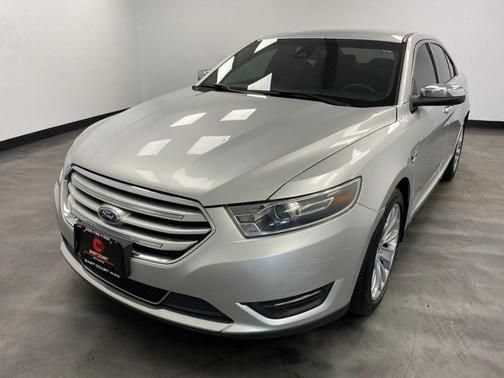 Used 2019 Ford Taurus Limited FWD image 2