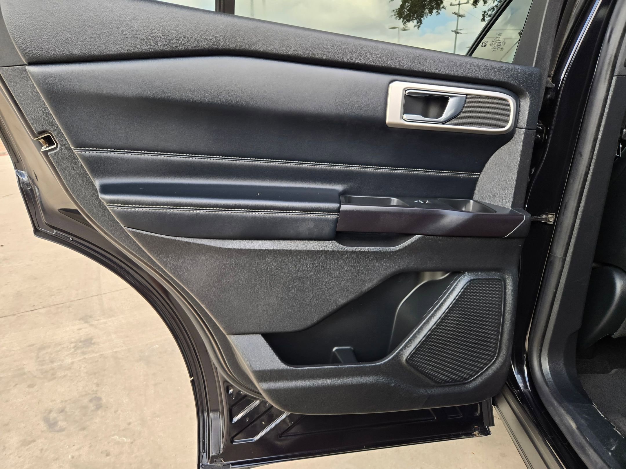 Used 2020 Ford Explorer XLT w/ Equipment Group 202A image 15