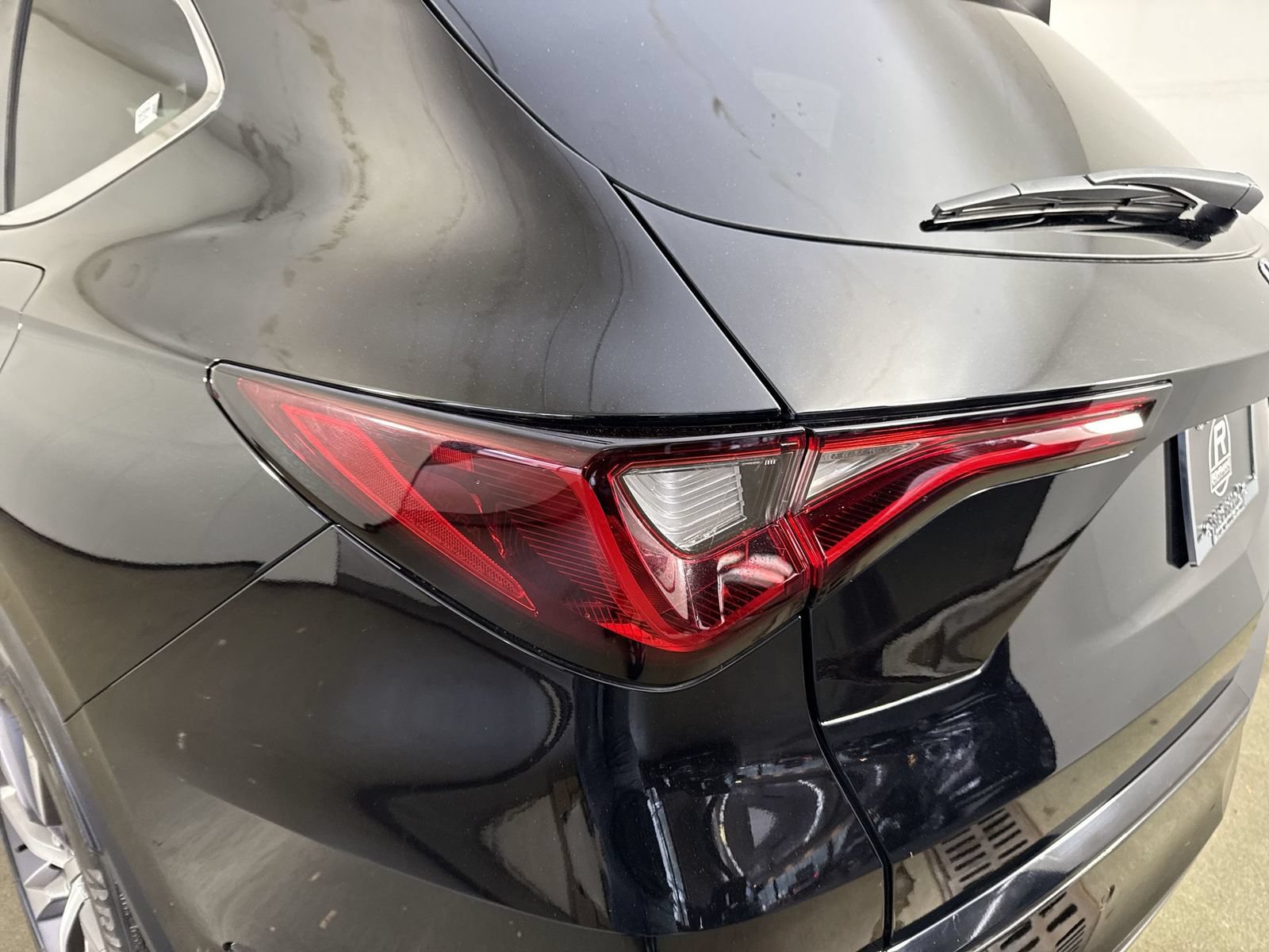 Certified 2025 Acura MDX w/ Technology Package FWD image 32