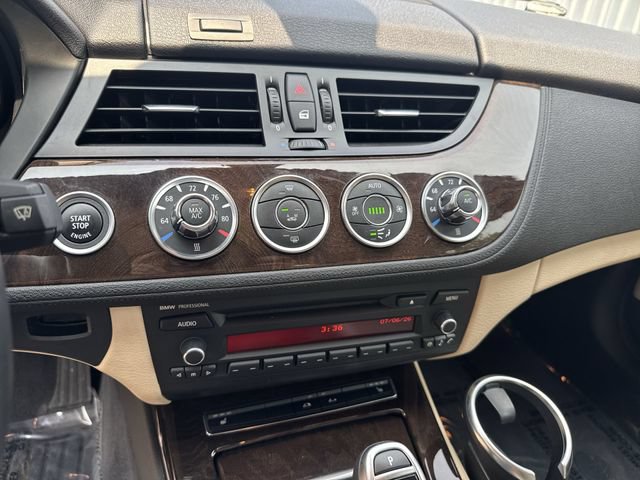 Used 2013 BMW Z4 sDrive28i RWD image 17