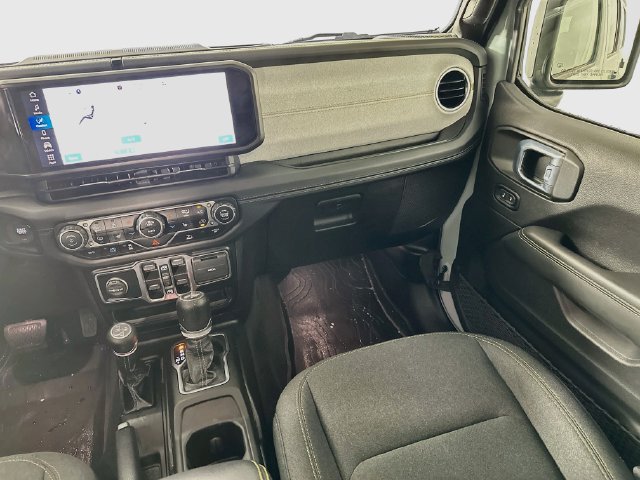 Used 2024 Jeep Wrangler Unlimited Sahara AWD/4WD image 26