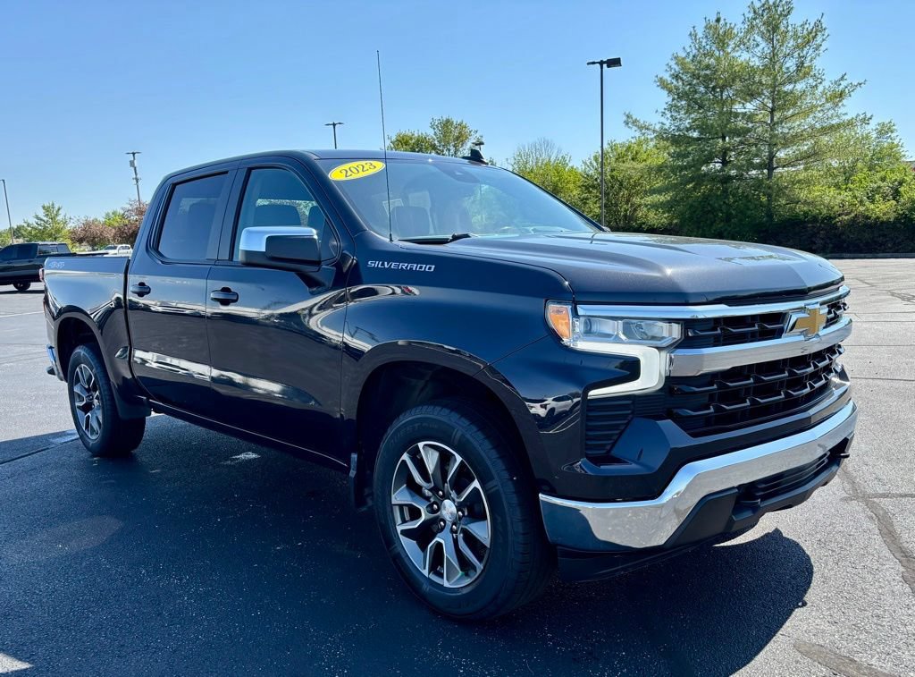 Used 2023 Chevrolet Silverado 1500 LT AWD/4WD image 9