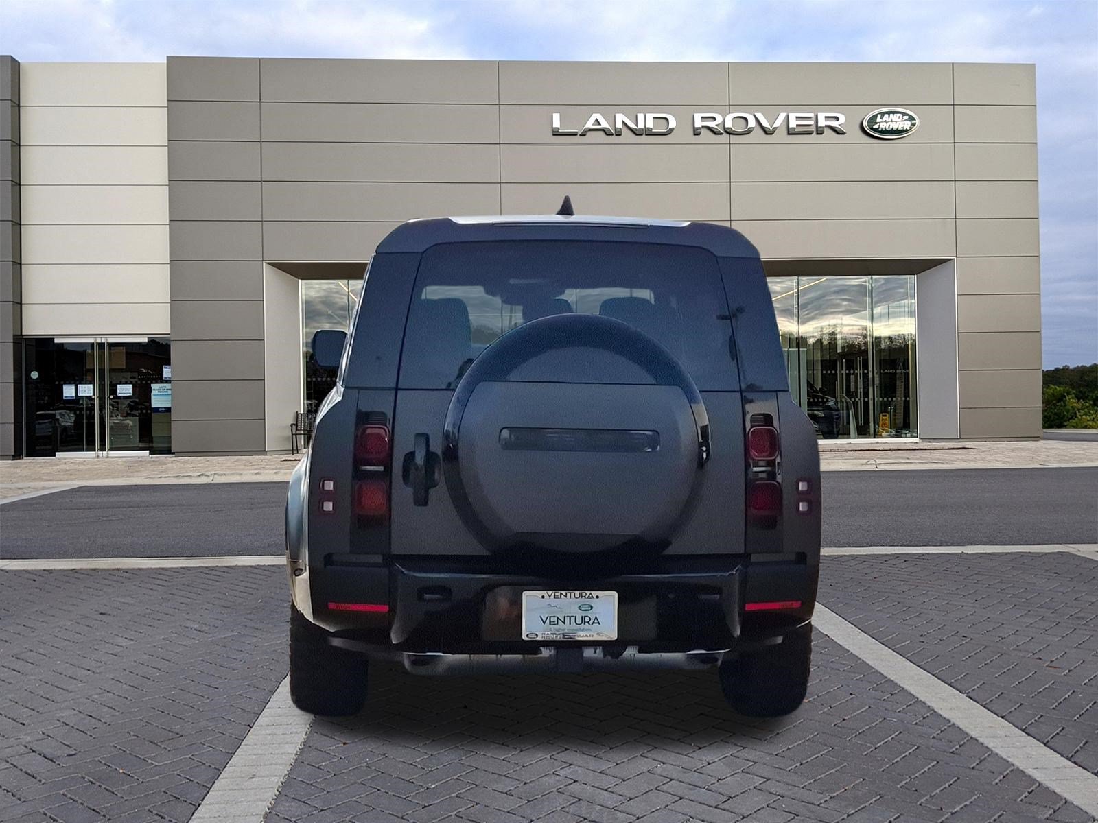 Certified 2025 Land Rover Defender 130 Outbound AWD/4WD image 6