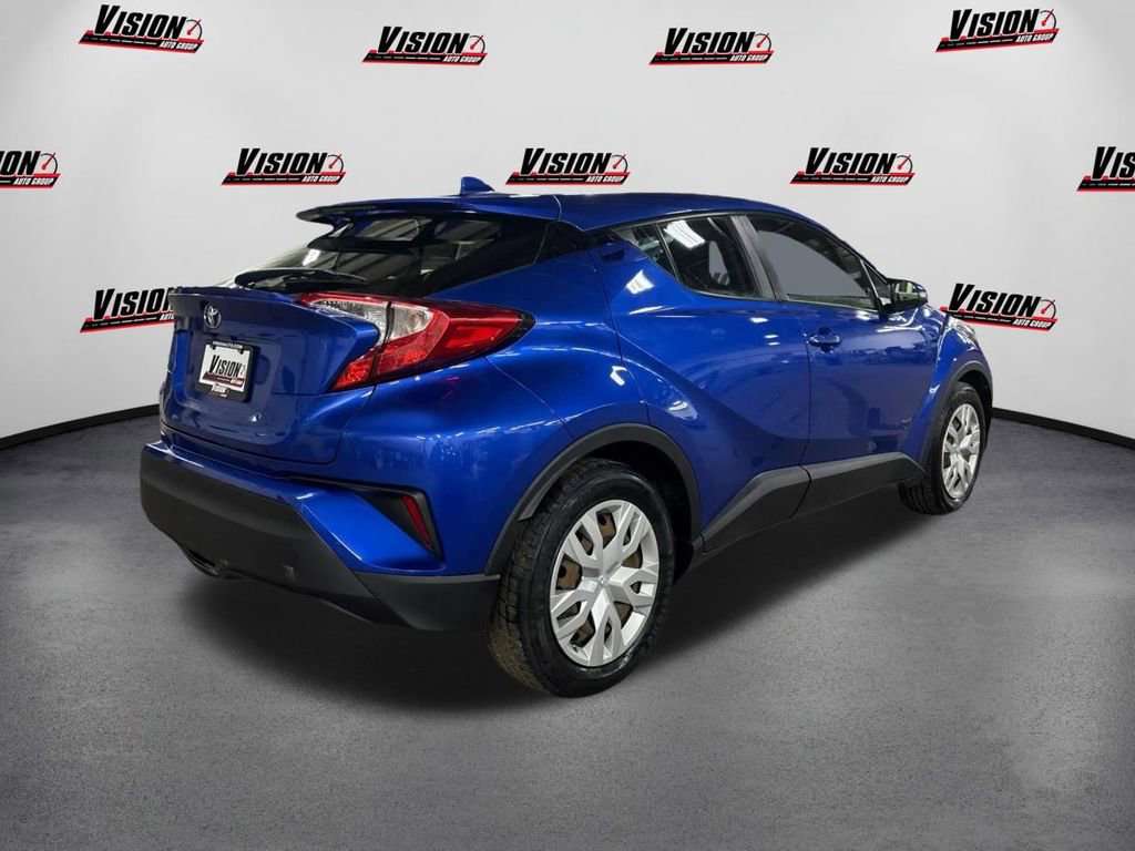Used 2019 Toyota C-HR LE image 5