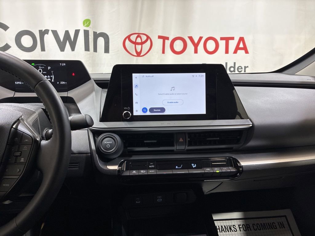 Used 2025 Toyota Prius LE AWD/4WD image 31