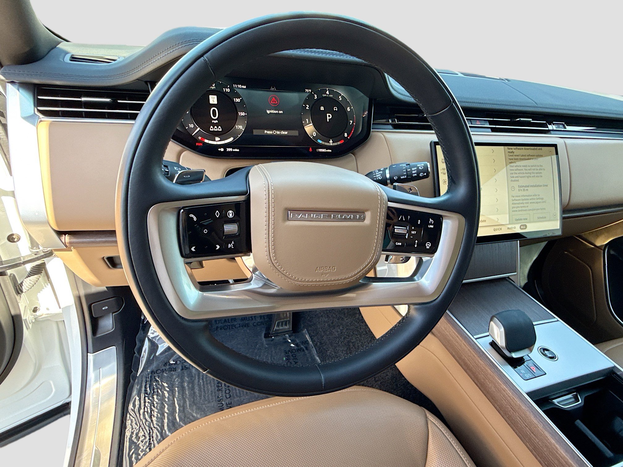 Used 2025 Land Rover Range Rover SE image 39