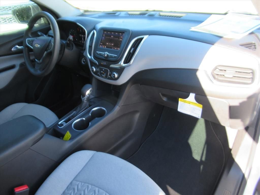 Used 2024 Chevrolet Equinox LS w/ Driver Confidence II Package image 10