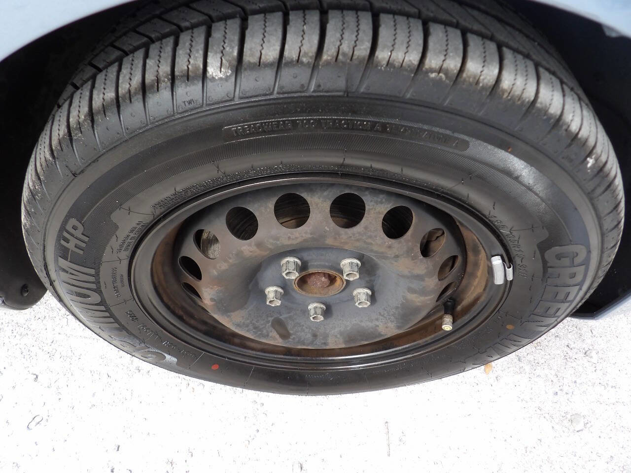 Used 2011 Volkswagen Golf 4-Door image 8