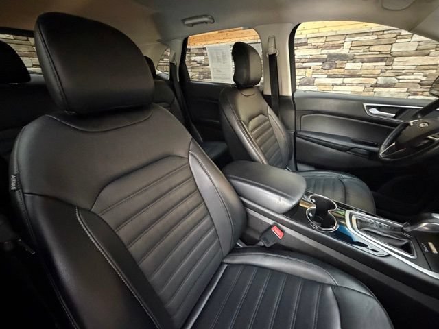 Used 2017 Ford Edge SEL w/ Equipment Group 201A AWD/4WD image 17