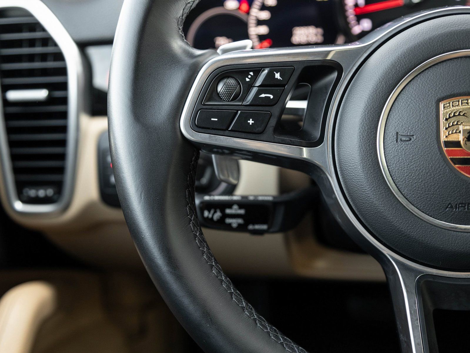 Certified 2023 Porsche Cayenne Platinum Edition AWD/4WD image 15