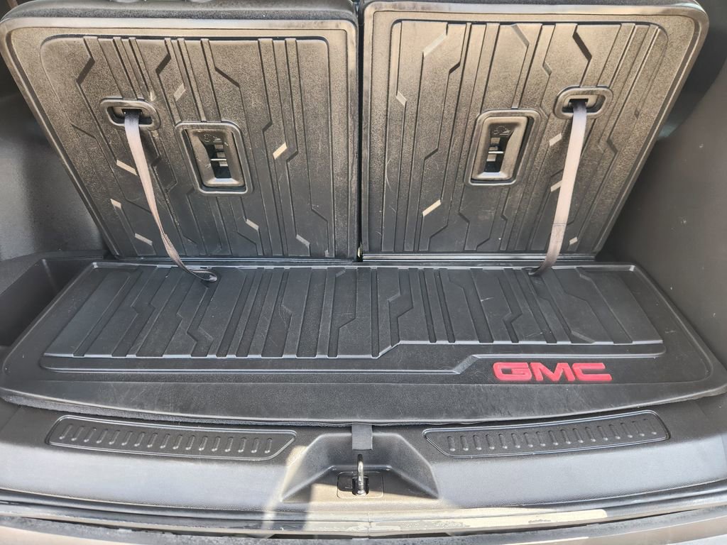 Used 2023 GMC Acadia AT4 w/ Technology Package image 32