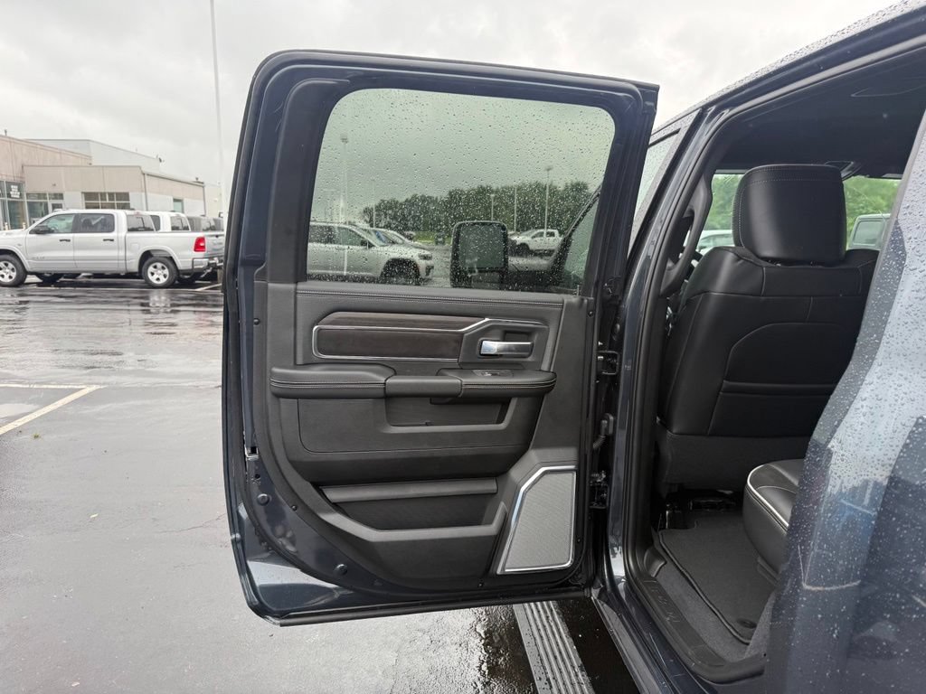 New 2026 RAM 2500 Laramie AWD/4WD image 41