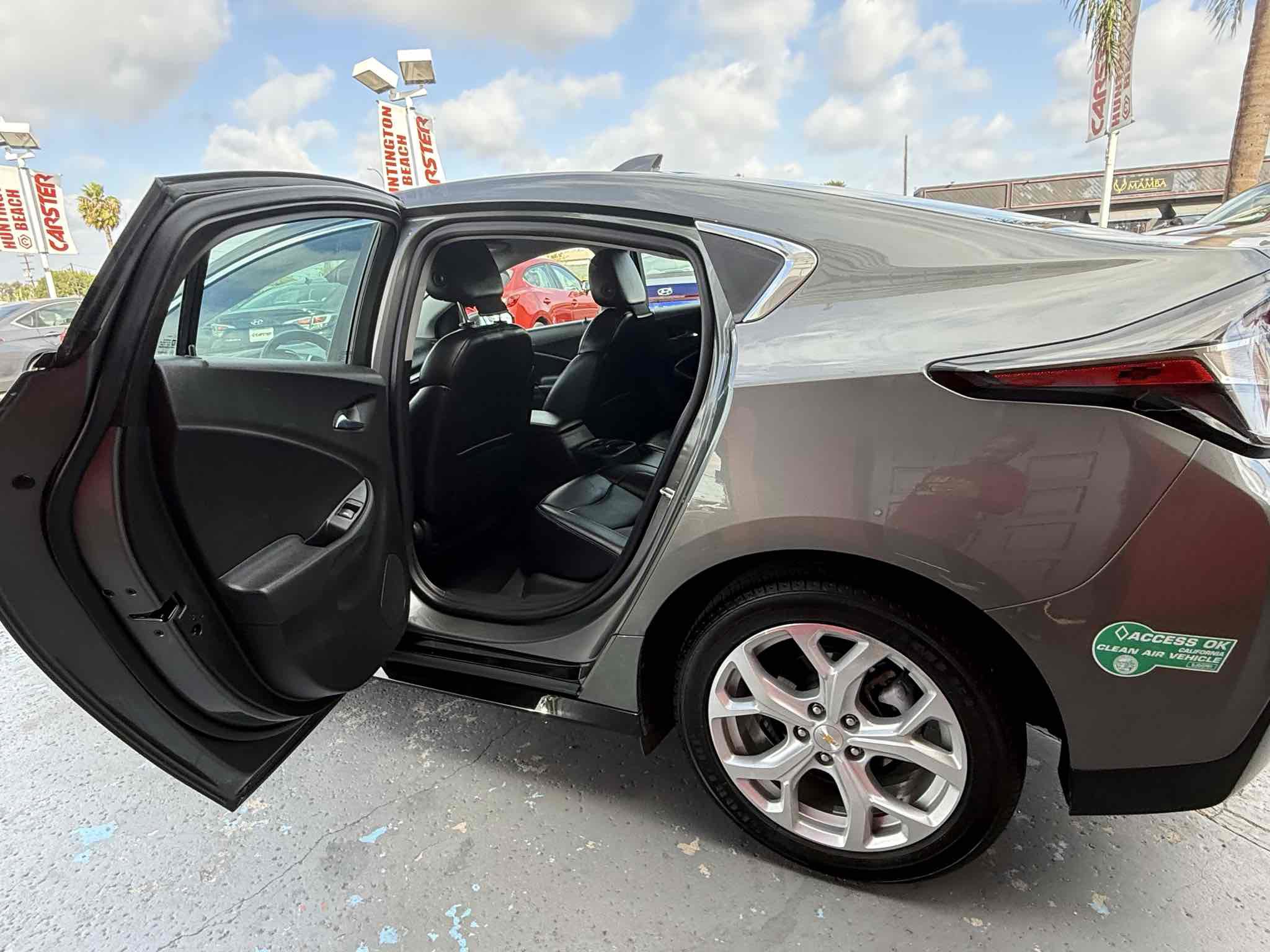 Used 2017 Chevrolet Volt Premier w/ Driver Confidence II Package image 73