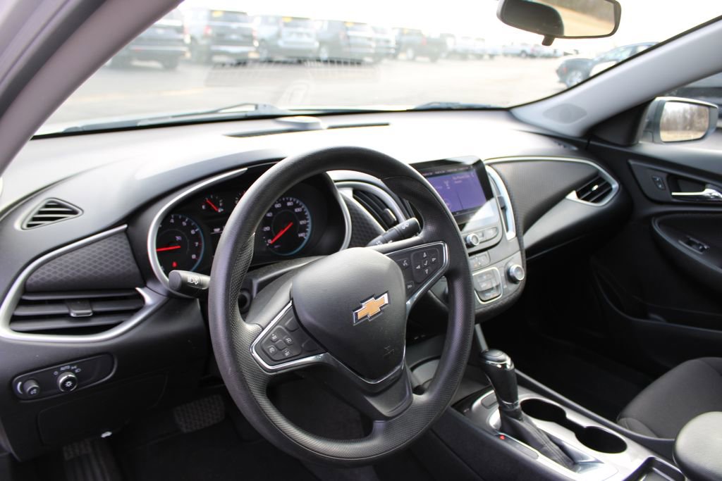 Used 2020 Chevrolet Malibu LS image 21