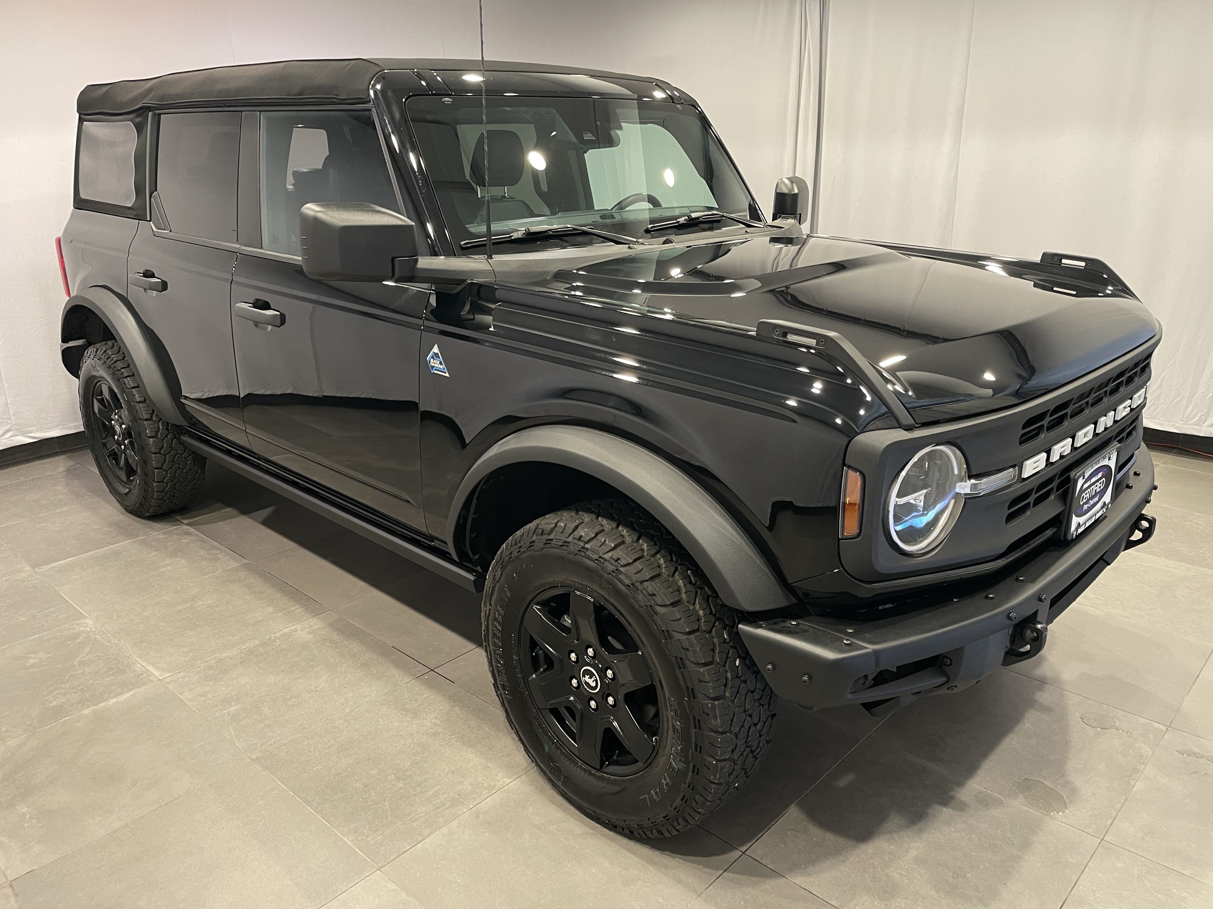 Used 2024 Ford Bronco Black Diamond AWD/4WD image 3