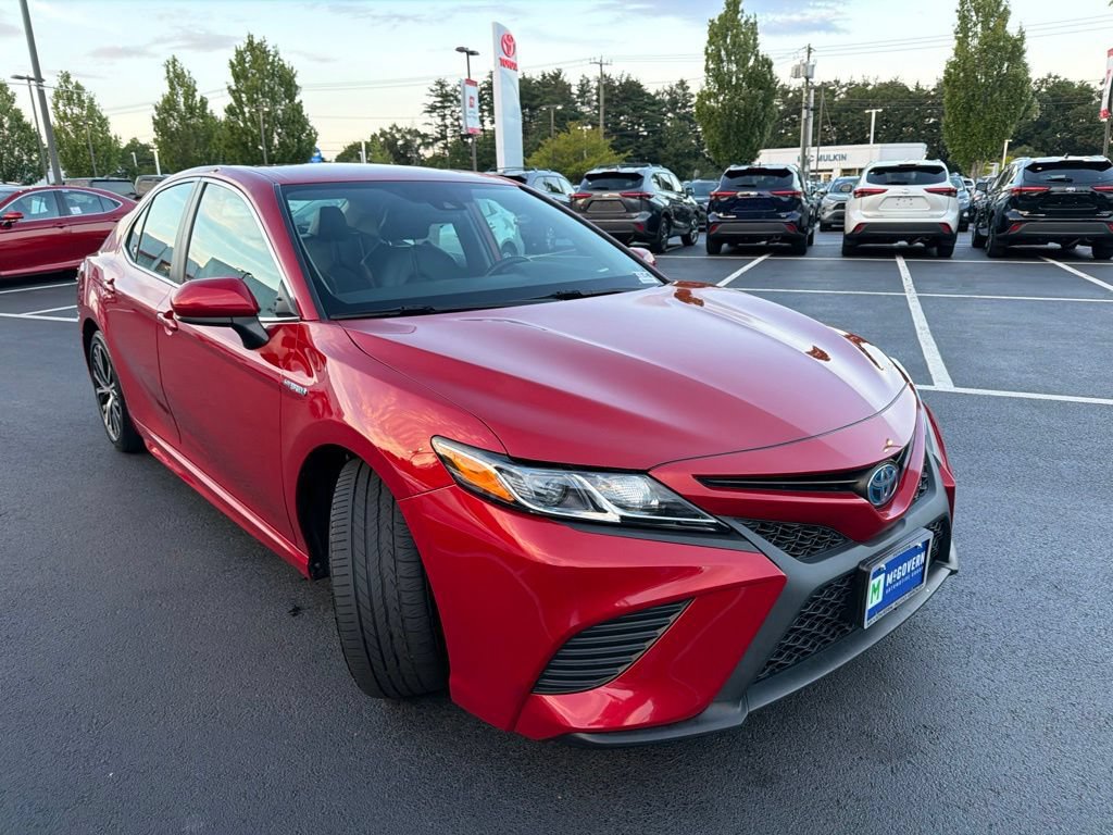 Used 2020 Toyota Camry SE FWD image 3