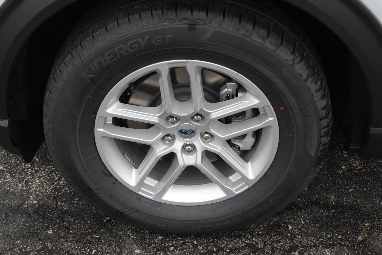 New 2026 Ford Explorer Active image 2