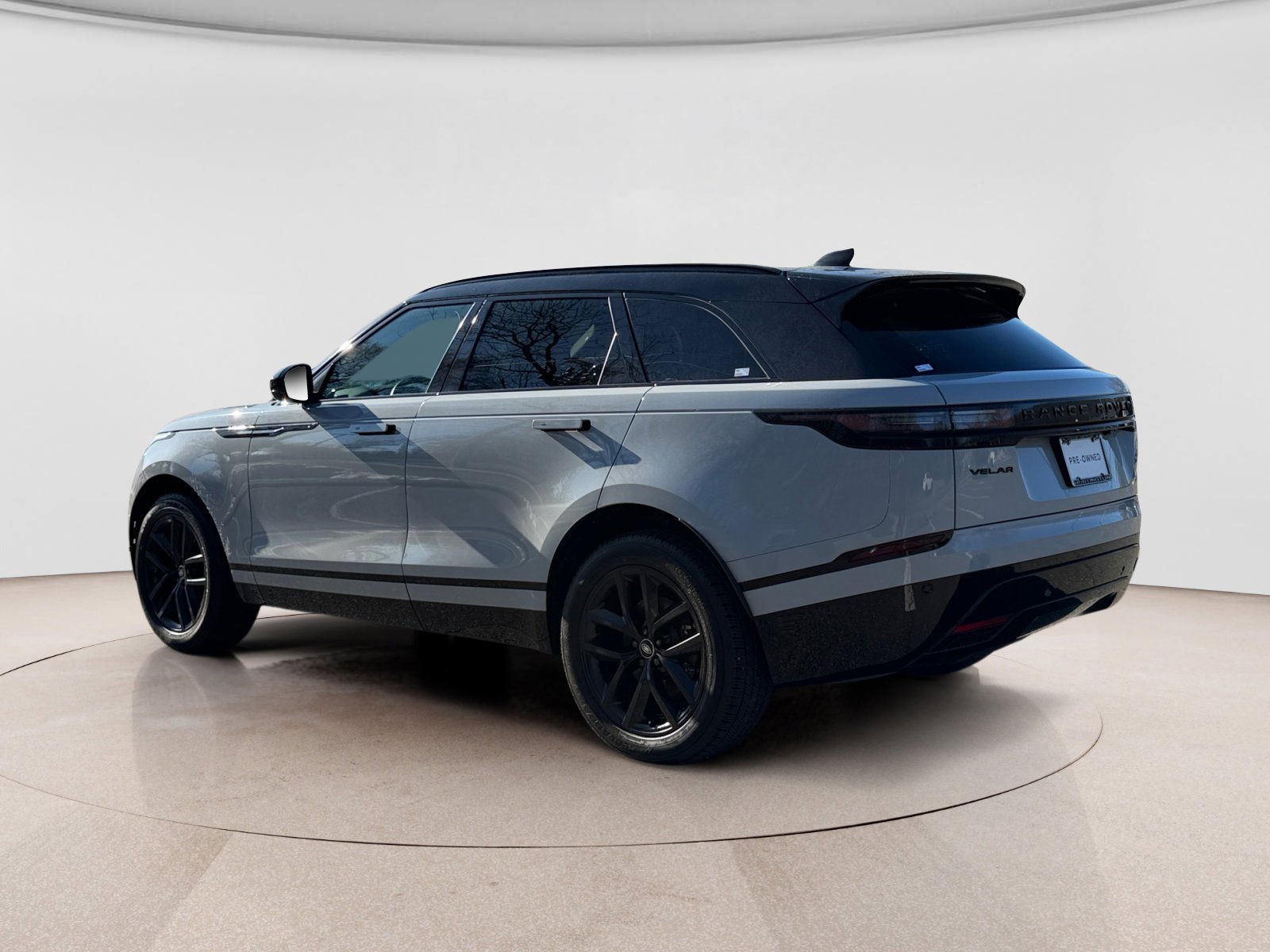 Used 2024 Land Rover Range Rover Velar Dynamic SE AWD/4WD image 3