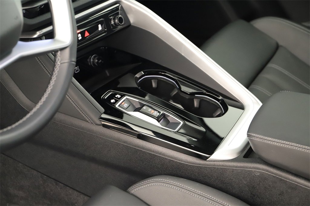 Certified 2025 Audi Q5 Prestige w/ 20" Wheel Package image 17